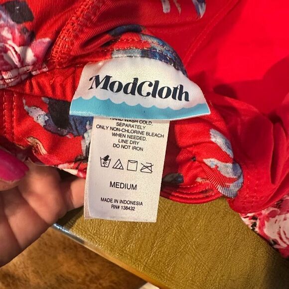 ModCloth The Lauren Cross Back Swimsuit Medium - Picture 7 of 7